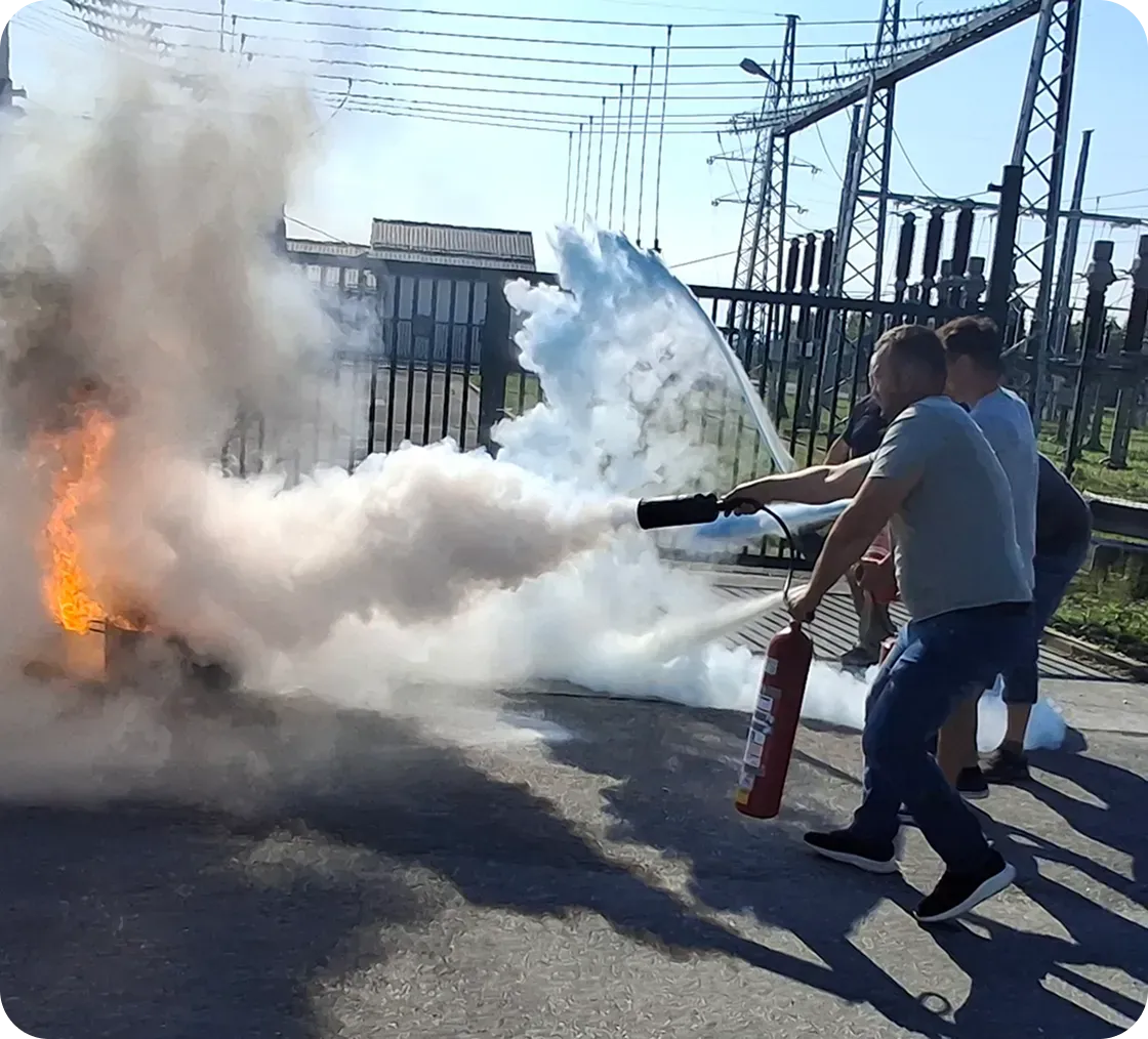 People extinguish the fire