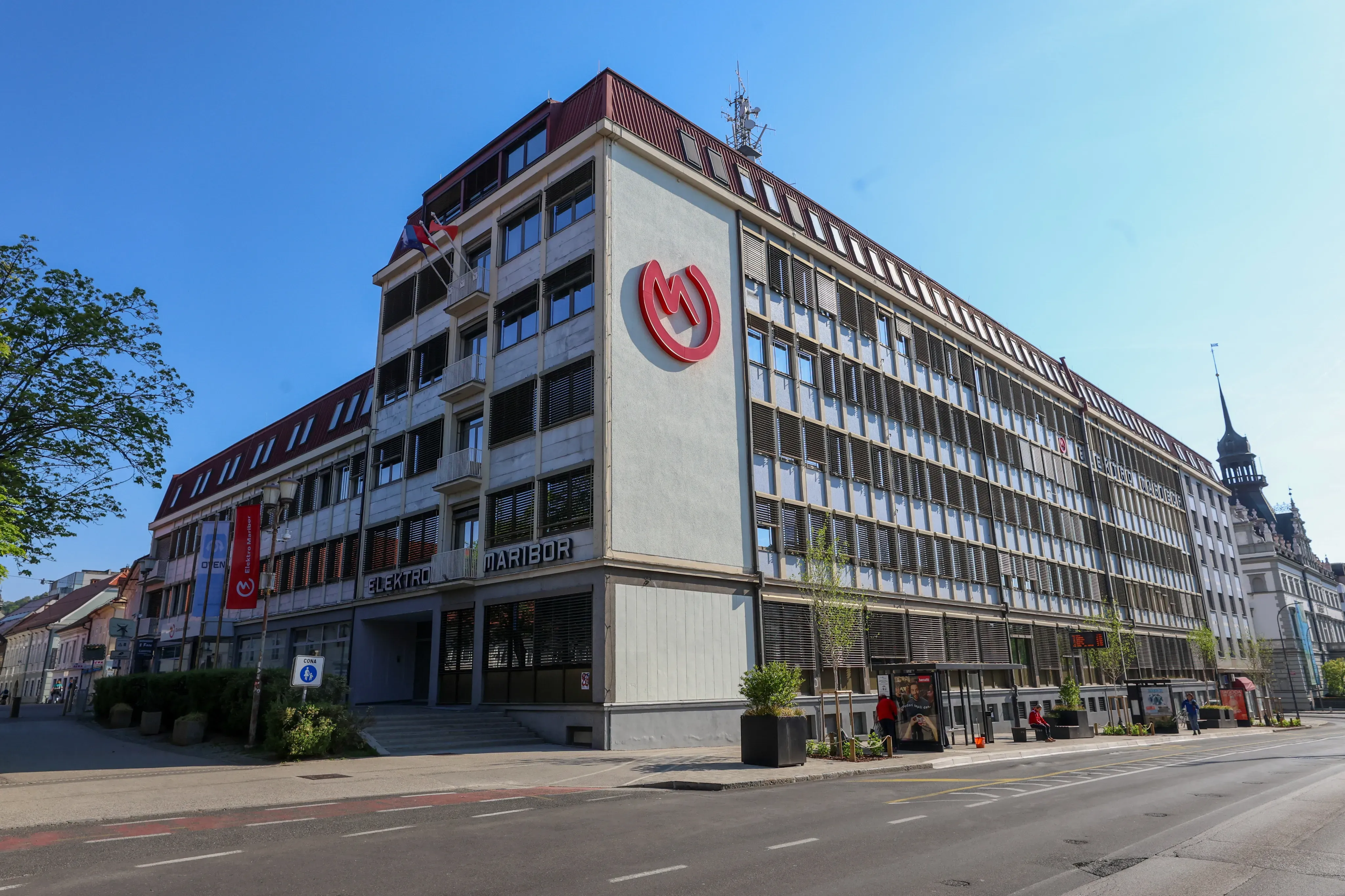 EM Building