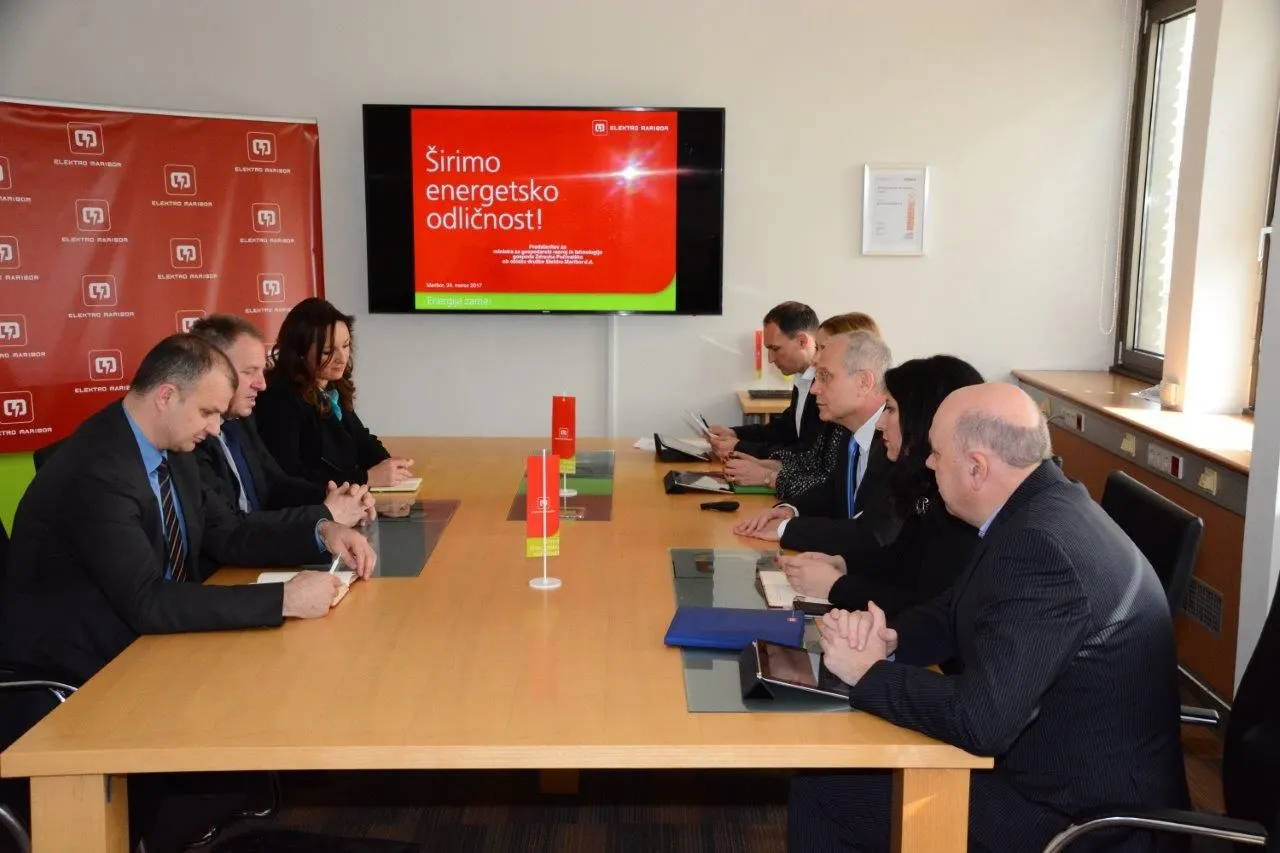 Fotografija – Minister za gospodarski razvoj in tehnologijo, Zdravko Počivalšek, v Elektru Maribor